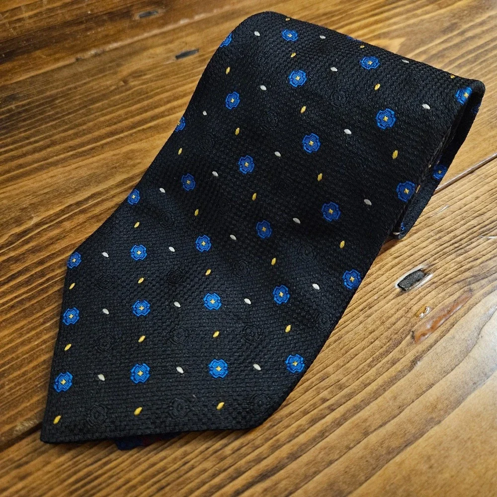 Tommy Hilfiger Silk Tie Bundle (2) Blue Geometric‎ & Black Floral Dot Pattern